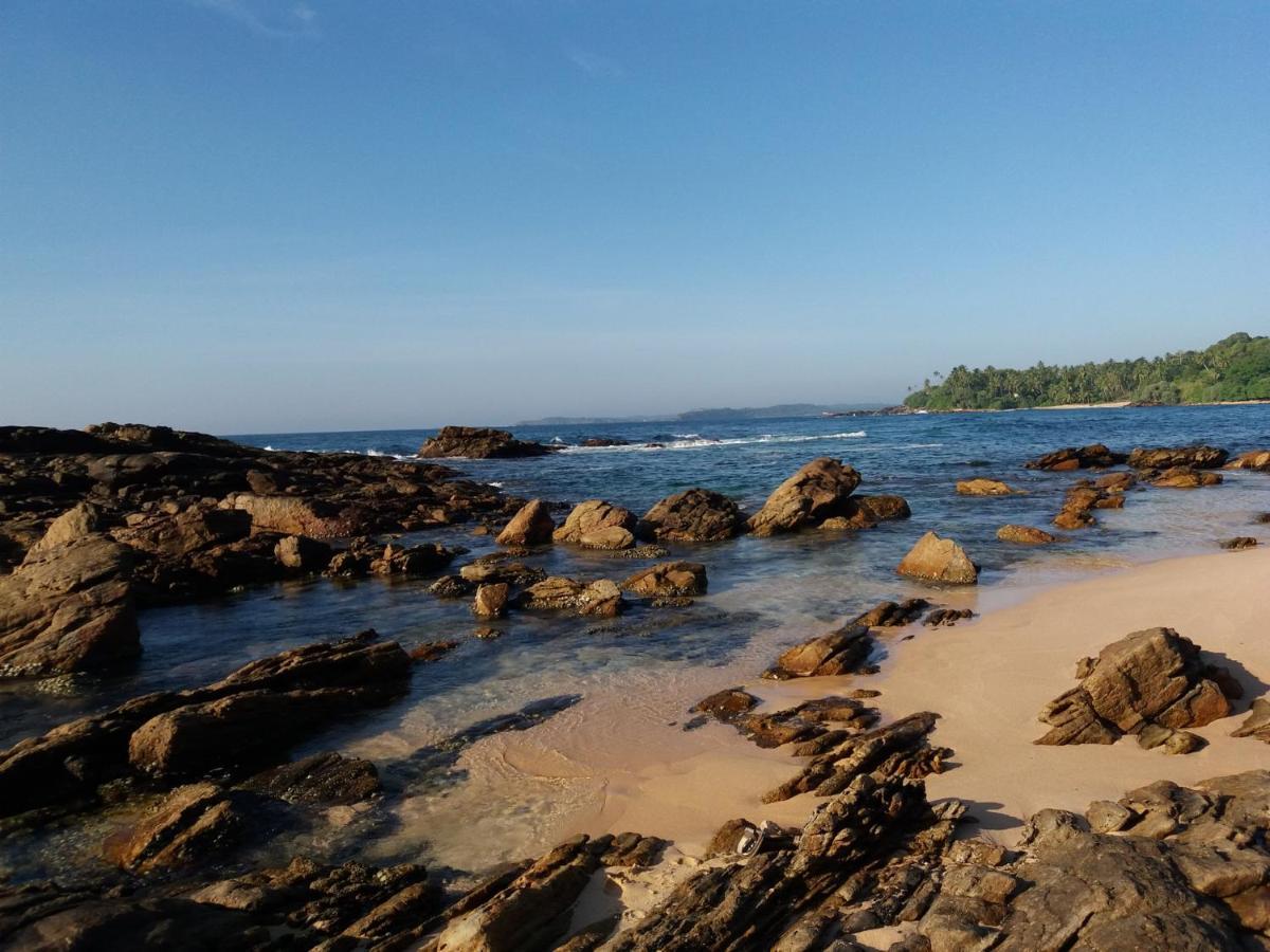 Rukaththana Unakuruwa * Tangalle