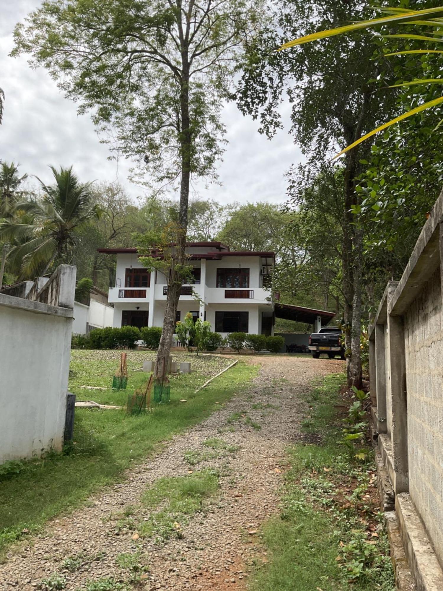 Rukaththana Unakuruwa Lodge